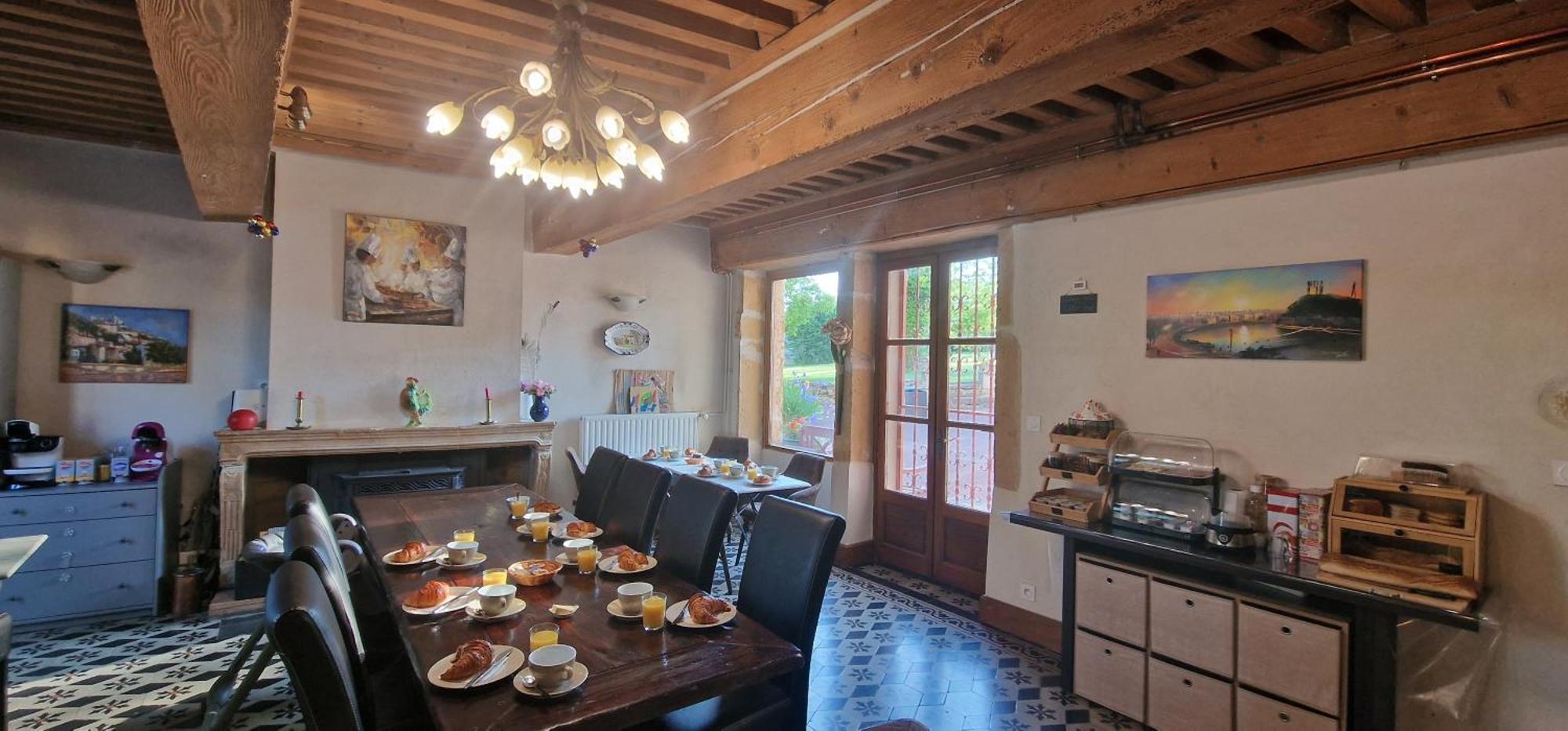 Bed and Breakfast Le Relais Des Dames Neuville-sur-Saône Exterior foto